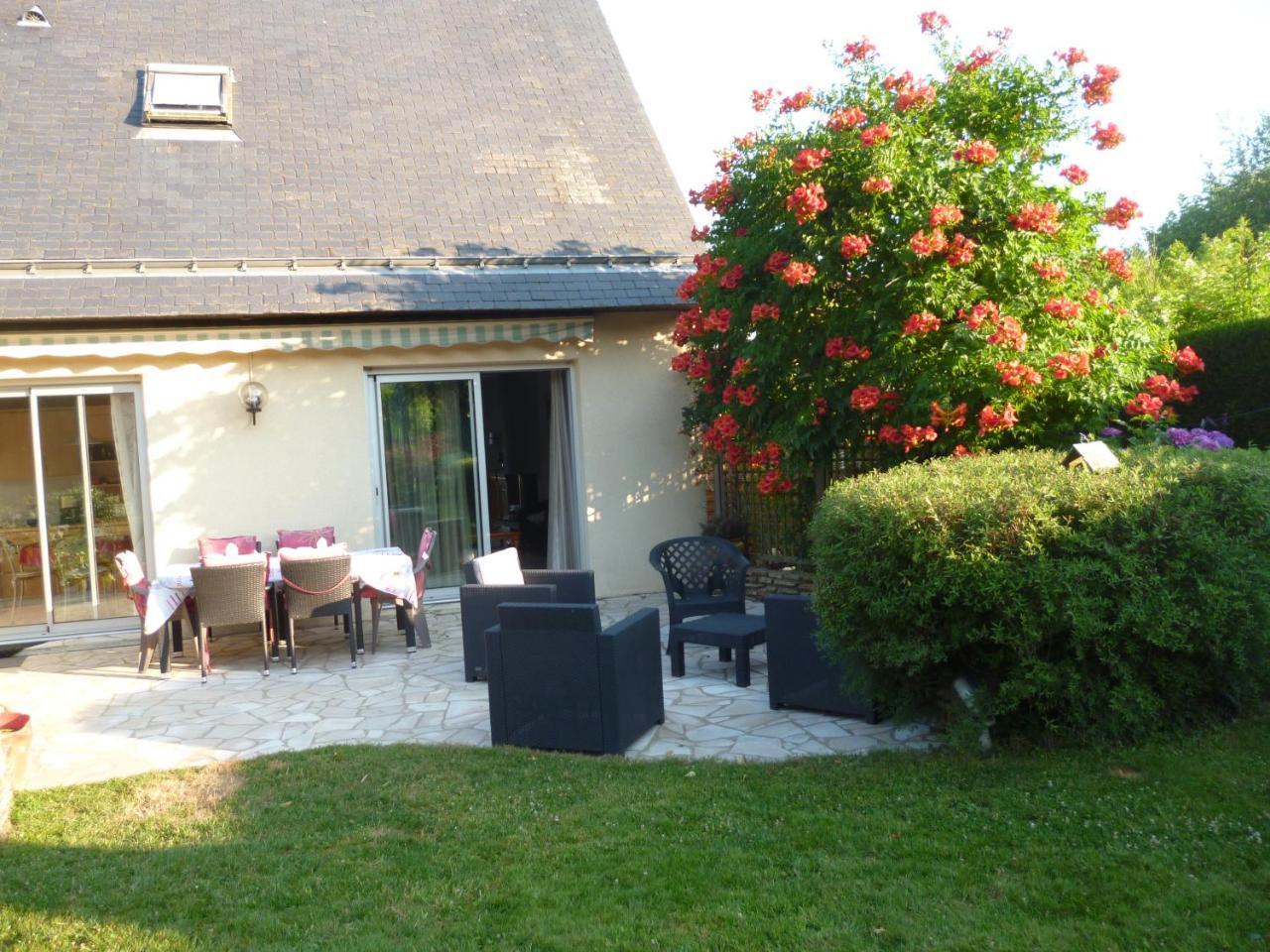 Chez Bernard et Nicole Bed and Breakfast Betton Buitenkant foto